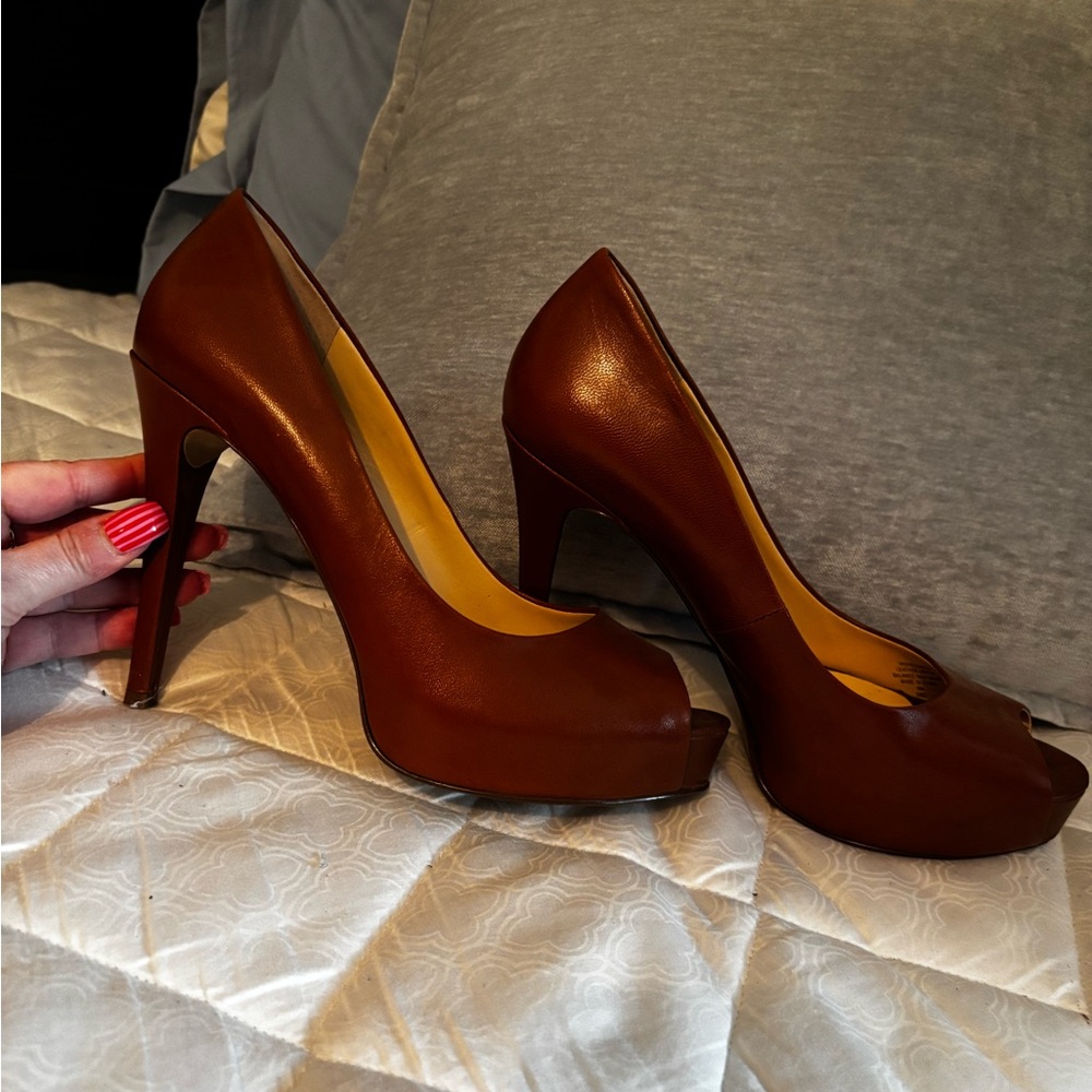 Guess Elegant Brown Peep-Toe Heels